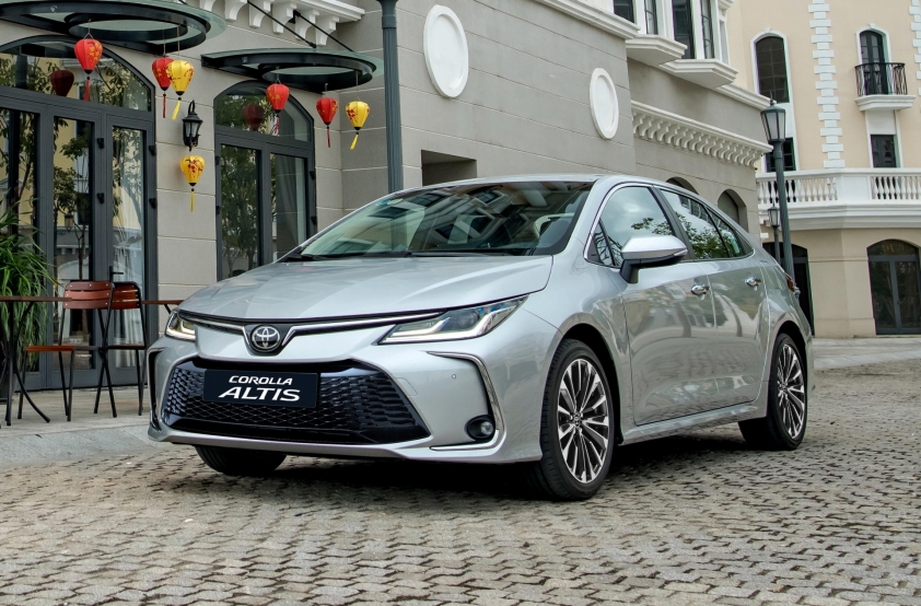 corolla-altis-2-945