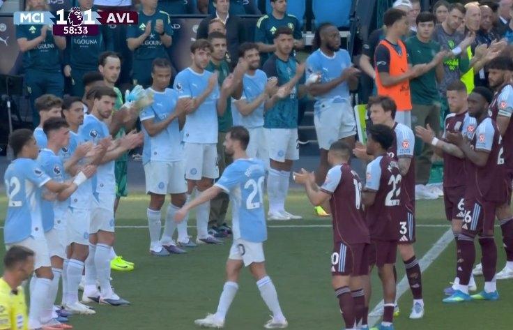 Ngoại hạng Anh nghẹn ngào chia tay Pep Guardiola, David Silva và Salah