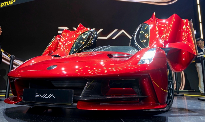Lotus Evija (2)