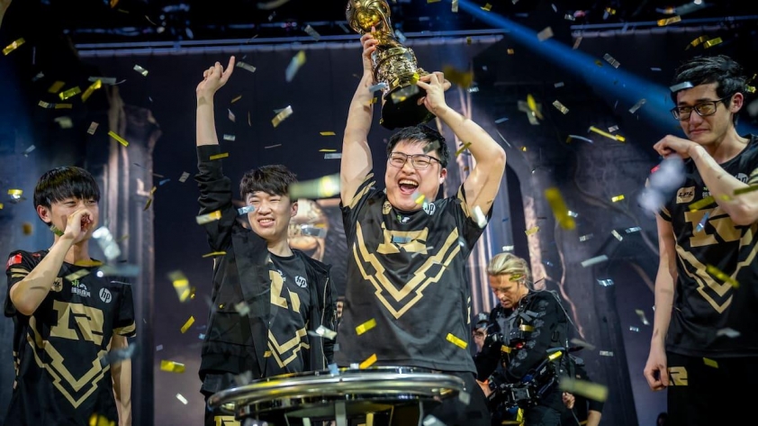 Faker tiết lo 724169