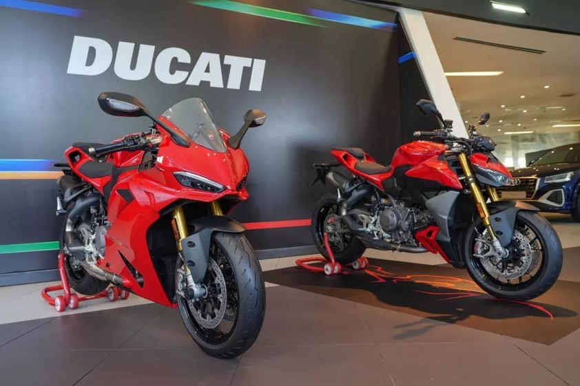 Ducati Panigale V2 S 2026