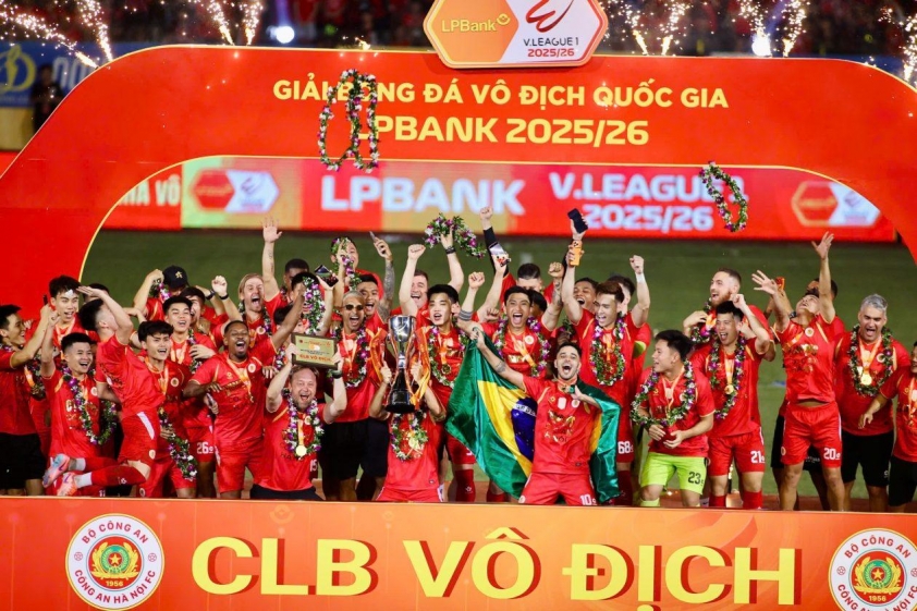 Khoảnh khắc CAHN nâng cao cúp vô địch V-League 2025/2026 841689