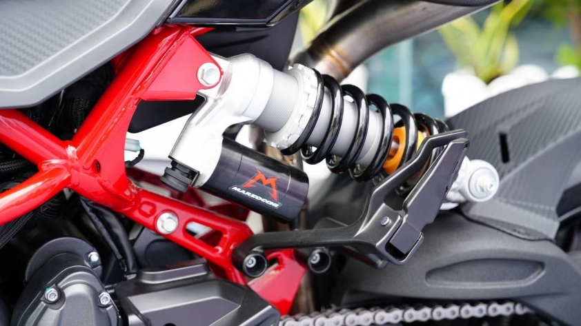 Italjet Dragster 700: Mô tô mang kiểu dáng xe tay ga, giá ngang một chiếc ô tô cỡ nhỏ 843984