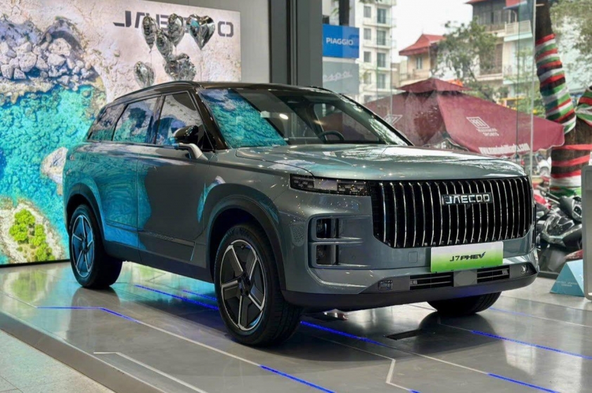 Các hãng ô tô đồng loạt lên tiếng: Xe nào dùng được xăng E10? 843102