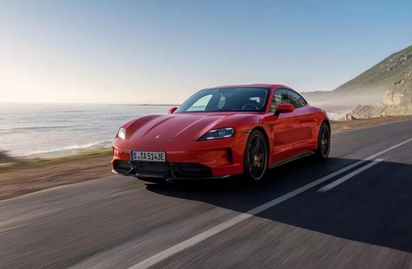 Ô tô điện Porsche Taycan được nâng cấp với bộ pin lớn hơn, thêm công nghệ E-Shift giả lập hộp số 8 cấp 853001