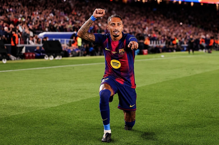 Raphinha càng chơi càng hay trong màu áo Barcelona dưới thời HLV Hansi Flick