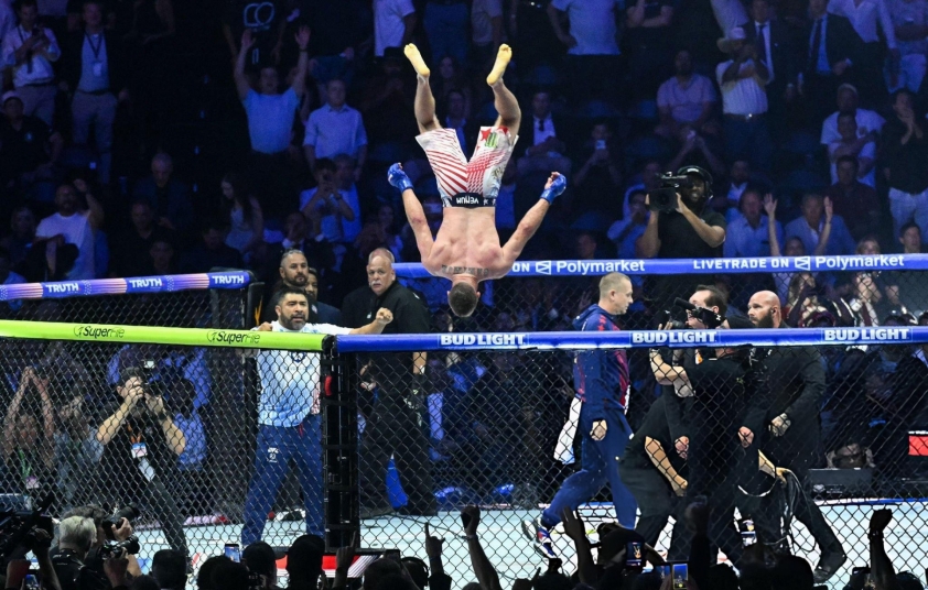 UFC Freedom 250: Topuria lần đầu biết thua, Gane dạy Pereira bài học đắt giá