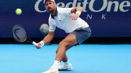 Djokovic sốc nặng, gục ngã ngay trận ra quân Cincinnati