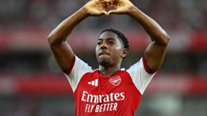 Arsenal vượt qua tân binh Champions League nghẹt thở trên loạt đấu súng